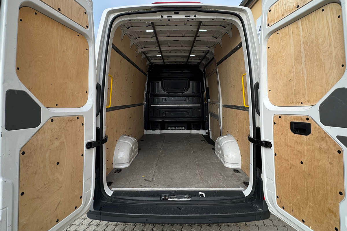 zu sehen ist der Stauraum vom Sprinter